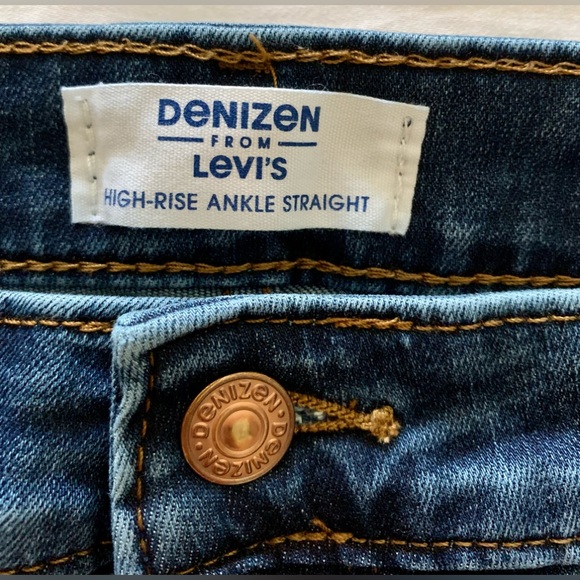 NWOT Denizen from Levis High Rise Ankle Straight Leg Jeans Size 8 - Picture 3 of 9